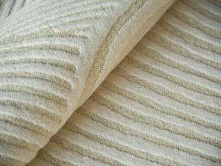 Exquisite Rugs Entro 7182 Cream/Ivory Area Rug Lifestyle Image Feature