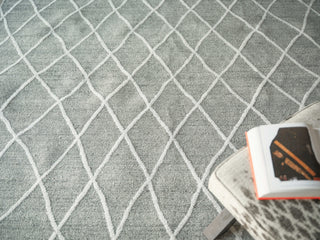 Exquisite Rugs Kodiak 7194 Gray/Ivory Area Rug Detail Image