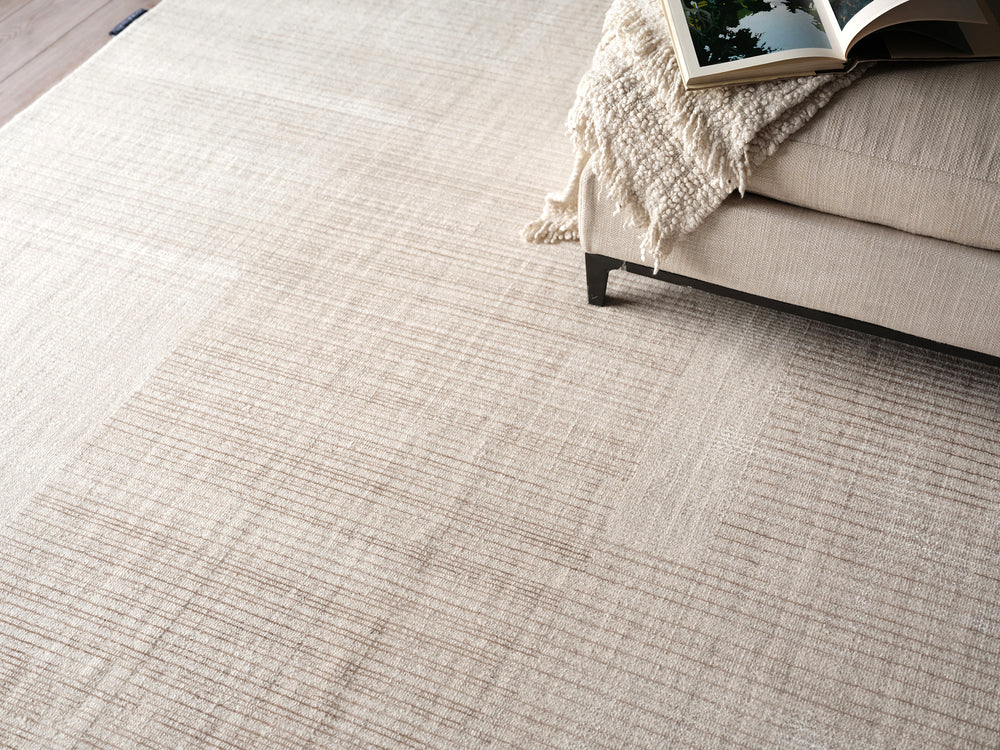 Exquisite Rugs Cantori 7199 Ivory/Light Beige Area Rug Lifestyle Image Feature