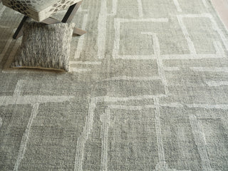 Exquisite Rugs Breckenridge 7205 Gray/Ivory Area Rug Detail Image