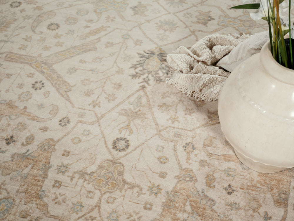 Exquisite Rugs Artisan 7229 Ivory Area Rug Lifestyle Image Feature