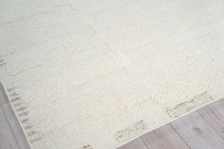 Exquisite Rugs Cozi 7240 Ivory/Beige Area Rug Corner Image