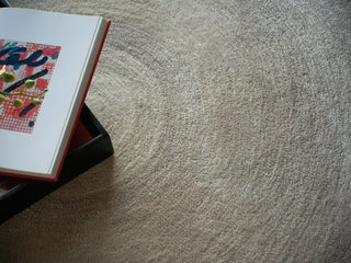 Exquisite Rugs Mitomo 7272 Charcoal/Ivory Area Rug by The Met Lifestyle Image Feature
