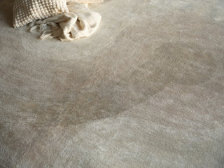 Exquisite Rugs Mitomo 7275 Pearl Area Rug by The Met Lifestyle Image Feature