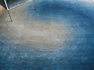 Exquisite Rugs Mitomo 7277 Navy/Gray Area Rug by The Met Detail Image