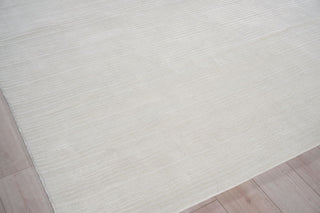 Exquisite Rugs Cavallo Modern 7306 White Area Rug Corner Image