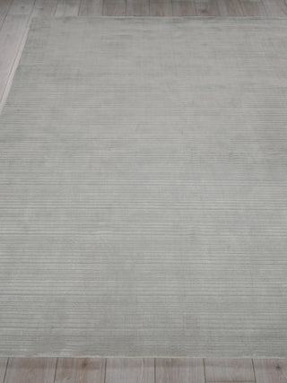 Exquisite Rugs Cavallo Modern 7308 Silver Area Rug Closeup Image