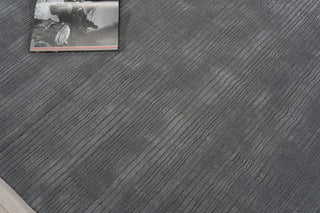 Exquisite Rugs Cavallo Modern 7311 Dark Gray Area Rug Detail Image