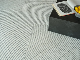 Exquisite Rugs Teton 7322 Gray/Ivory Area Rug Lifestyle Image Feature