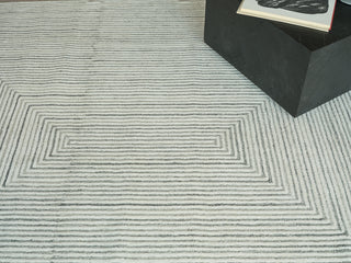 Exquisite Rugs Teton 7322 Gray/Ivory Area Rug Detail Image