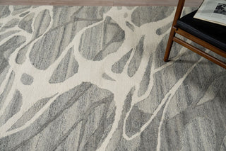 Exquisite Rugs Rio 7340 Gray/Ivory Area Rug Lifestyle Image Feature