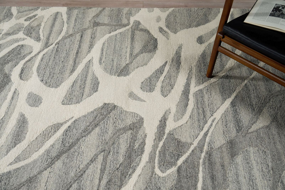 Exquisite Rugs Rio 7340 Gray/Ivory Area Rug Lifestyle Image Feature