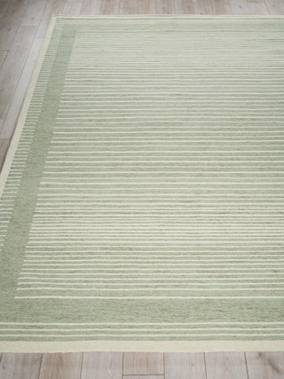 Exquisite Rugs Dusseldorf 7343 Sage Green/Ivory Area Rug Closeup Image