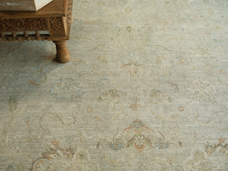 Exquisite Rugs Santorini 7417 Light Silver Area Rug Detail Image