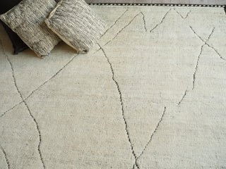 Exquisite Rugs Mojave 7455 Ivory/Espresso Area Rug Lifestyle Image Feature