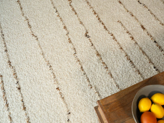 Exquisite Rugs Sunstone 7488 Ivory/Cream Area Rug Lifestyle Image Feature