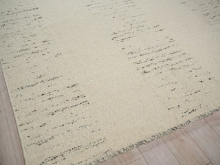 Exquisite Rugs Sunstone 7489 Ivory/Black Area Rug Corner Image