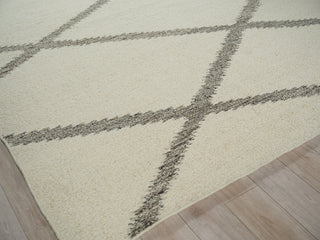 Exquisite Rugs Sunstone 7490 Ivory/Black Area Rug Corner Image
