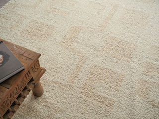 Exquisite Rugs Sunstone 7491 Ivory/Beige Area Rug Lifestyle Image Feature