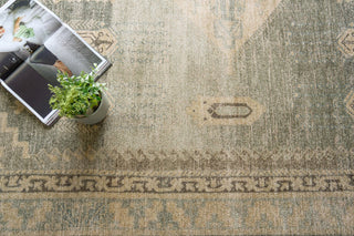 Exquisite Rugs Estate 7524 Gray/Beige Area Rug Lifestyle Image Feature