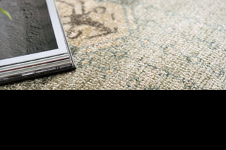 Exquisite Rugs Estate 7524 Gray/Beige Area Rug Lifestyle Image Feature
