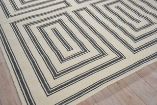Exquisite Rugs Studio 7531 Ivory/Black Area Rug Corner Image