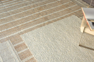 Exquisite Rugs Pompano 7575 Ivory/Beige Area Rug Lifestyle Image Feature