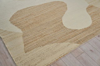 Exquisite Rugs Pompano 7576 Ivory/Beige Area Rug Corner Image