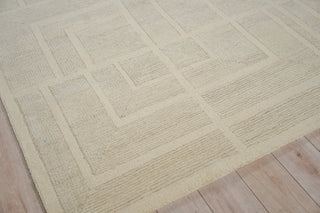 Exquisite Rugs Maddox 7612 Light Beige/Ivory Area Rug Corner Image