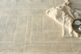 Exquisite Rugs Maddox 7612 Light Beige/Ivory Area Rug Lifestyle Image Feature