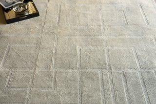 Exquisite Rugs Maddox 7613 Ivory Area Rug Detail Image