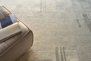 Exquisite Rugs Nicada 7617 Silver/Ivory Area Rug Lifestyle Image Feature