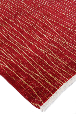 Exquisite Rugs Soho 8060 Red Area Rug Lifestyle Image Feature