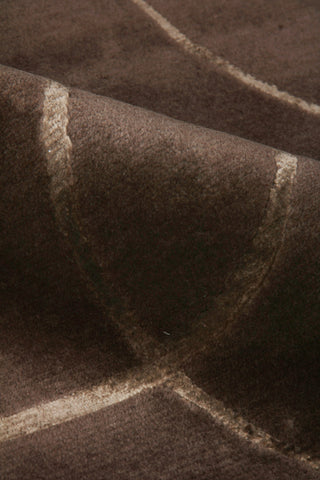 Exquisite Rugs Super Tibetan 8102 Chocolate Area Rug Lifestyle Image Feature