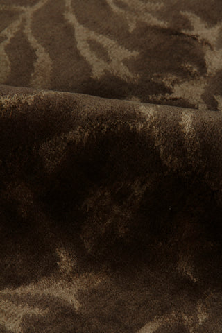 Exquisite Rugs Super Tibetan 9184 Light Chocolate Area Rug Lifestyle Image Feature