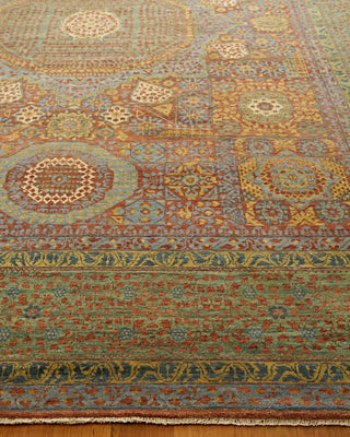 Exquisite Rugs Mamluk 9205 Rust/Green Area Rug Closeup Image