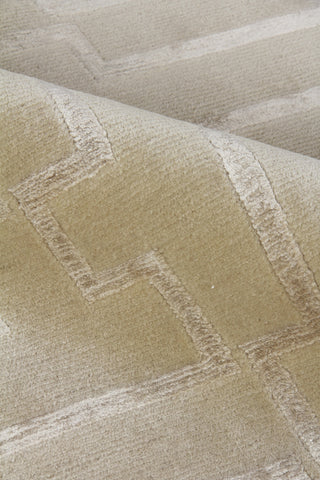 Exquisite Rugs Super Tibetan 9331 Cream Area Rug Lifestyle Image Feature