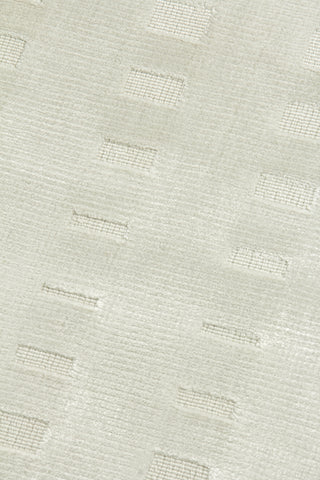 Exquisite Rugs Dovey 9376 White Area Rug Closeup Image