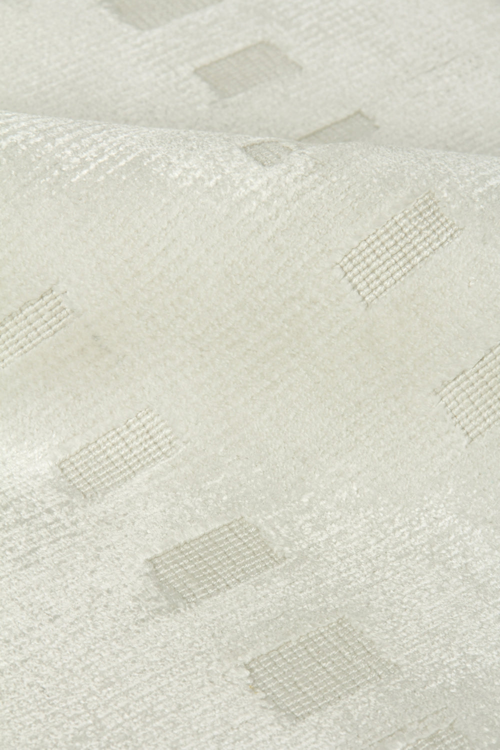 Exquisite Rugs Dovey 9376 White Area Rug Lifestyle Image Feature