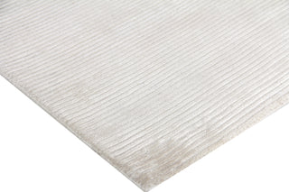 Exquisite Rugs Dove 9414 White Area Rug Corner Image