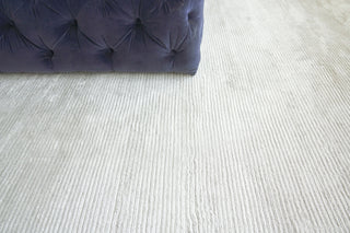 Exquisite Rugs Dove 9416 Silver Area Rug Lifestyle Image Feature