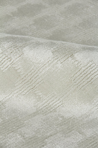 Exquisite Rugs Super Tibetan 9526 White Area Rug Lifestyle Image Feature