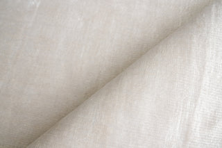 Exquisite Rugs Dove Plain 9654 Silver Area Rug Corner Image