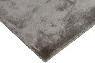 Exquisite Rugs Dove Plain 9660 Dark Gray Area Rug Corner Image