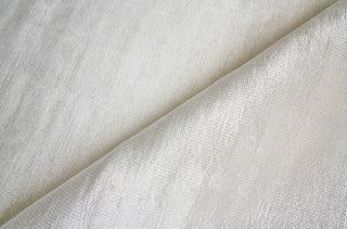 Exquisite Rugs Dove Plain 9661 White Area Rug Corner Image