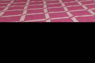 Exquisite Rugs Flatweave 9830 Pink Area Rug Closeup Image