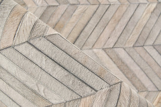 Exquisite Rugs Natural Hide 9904 Silver Area Rug Pile Image