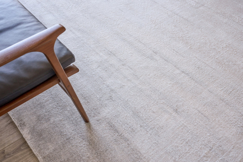 Exquisite Rugs Purity 9910 Gray Area Rug Lifestyle Image Feature