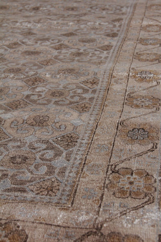Exquisite Rugs Fine Khotan 9918 Camel/Ivory Area Rug Detail Image