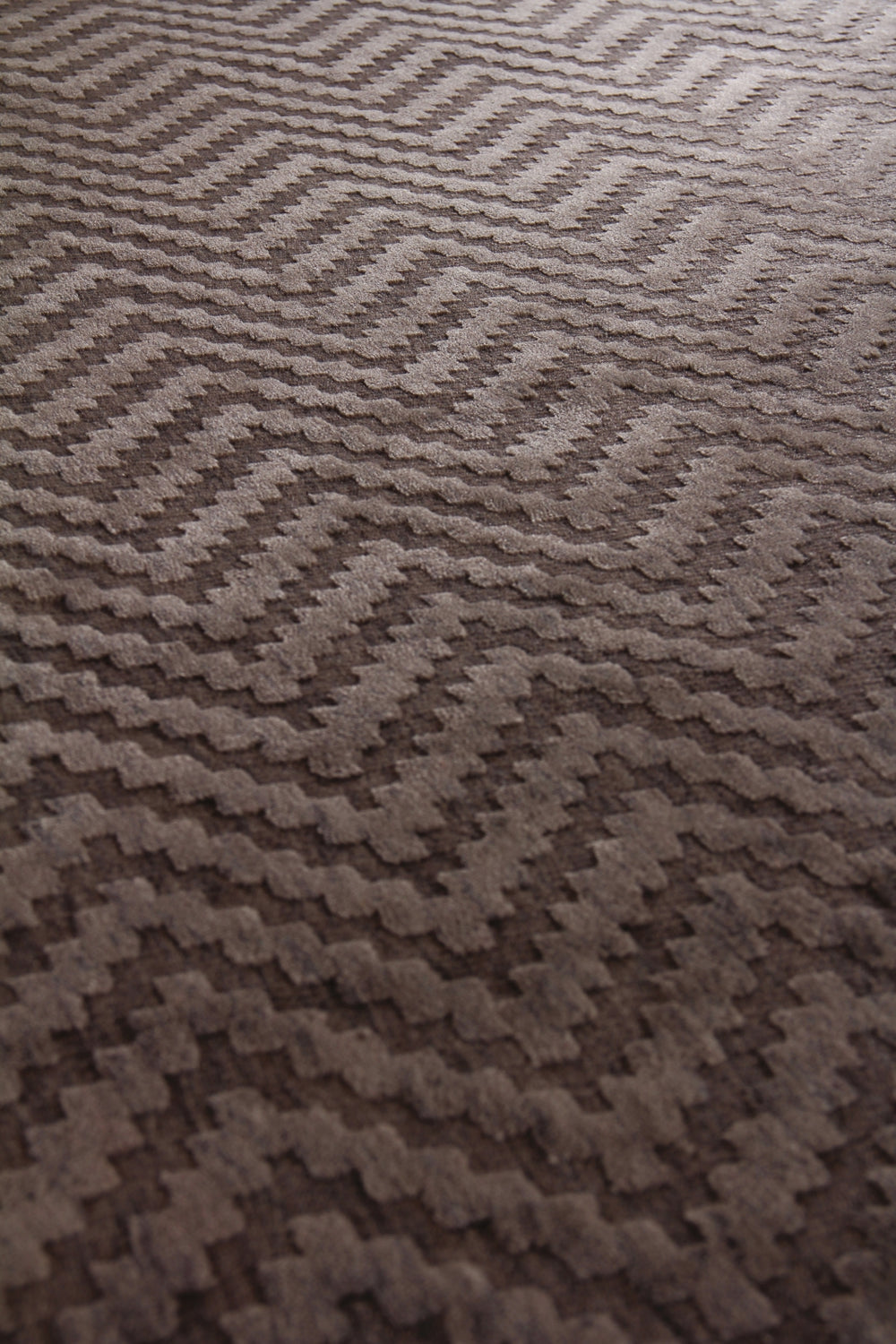 Exquisite Rugs Demani 9946 Brown Area Rug Lifestyle Image Feature